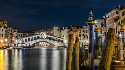 Venedig Rialtobrücke am Abend