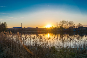 Fototapeta na wymiar Beautiful sunset on Lake Knazal in the city of Yuzha, Ivanovo region.