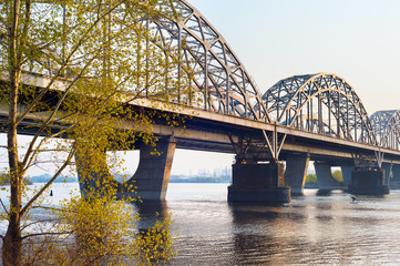 Obraz premium Railway bridge Dnipro river Kiev
