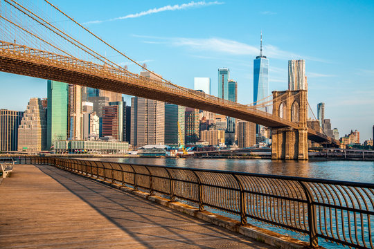 Fototapeta Amazing panorama view of New York city and Brooklyn bridge