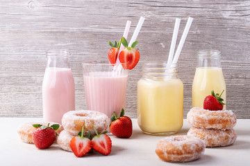 Sugar donuts served with milkshakes