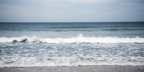Fototapeta na wymiar Ocean waves at Smiths Beach, Phillip Island, Victoria, Australia