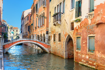 Fototapeta na wymiar View of Canal Rio di san Falice and bridge. Venice. Italy