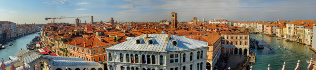 Obraz premium Panorama view of Grand canal from roof of Fondaco dei Tedeschi. Venice. Italy