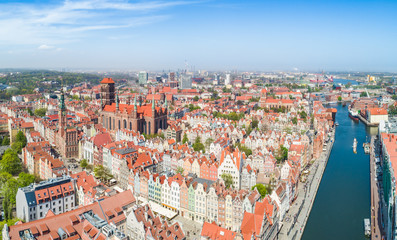 Gdańsk - panorama turystyczne części  miasta z lotu ptaka. Rzeka Motława przepływająca przez miasto.   - obrazy, fototapety, plakaty