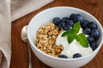 Granola with yogurt and blueberries