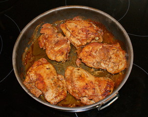 Куриное бедро, запечённое в духовке. Домашняя кухня