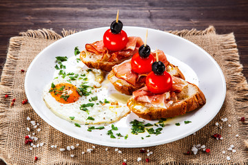 Breakfast - fried egg and sandwiches