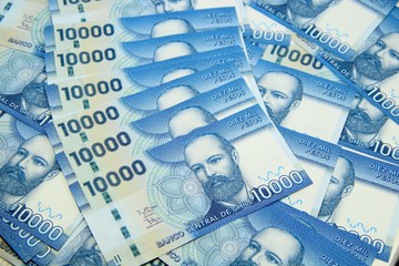 Fototapeta premium Chilean peso bills - background