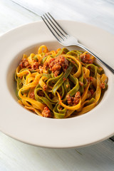 Tagliatelle all'uovo e alla canapa con ragu di manzo 