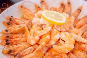 Fresh Fried King Prawns with Sliced Lemon