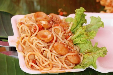 Spaghetti with pork delicious at street food