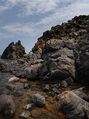 Visitar a ultima hora del día la Playa de la Gran Concha, de arena negra es un pequeña recompensa tras pasear por los acantilados de lava volcánica de Cap d'Agde , HERAULT , FRANCIA
