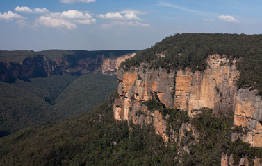 Fototapeta na wymiar A large rock as seen from the Evan's Lookout in the Blue Mountains