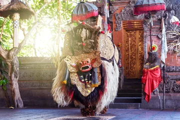 Crédence de cuisine en verre imprimé Bali Barong dance performance, Balinese traditional dancing.