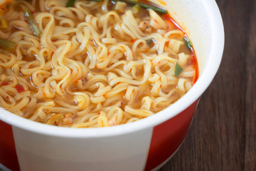 酸辣麵　インスタントラー