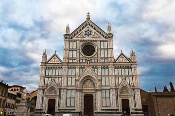 Fototapeta na wymiar Santa croce Basilica in florence, Italy 