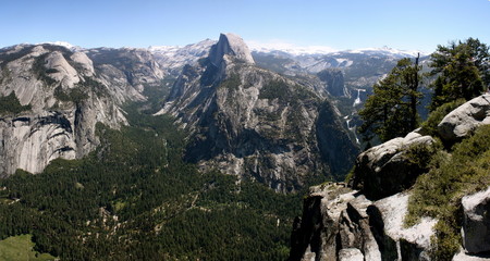 Fototapeta na wymiar View of Half Dome From Glacier Point in Yosemite National Park in California
