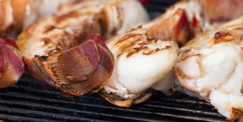 Hummerschwänze auf dem Grill