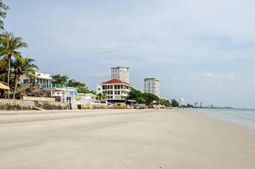Obraz premium Hua hin town on the Gulf of Thailand with the beach front