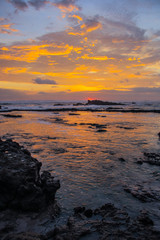 Magnifique couché de soleil sur la plage de Santa Teresa au Costa Rica