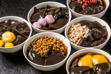 台湾の漢方黒ゼリー　Licorice black jelly Taiwanese dessert