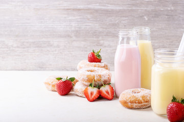 Sugar donuts served with milkshakes