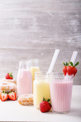 Sugar donuts served with milkshakes