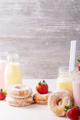 Sugar donuts served with milkshakes