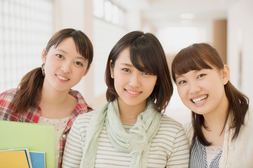 Obraz premium 微笑む大学生