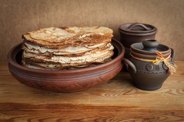Lace pancakes in earthenware