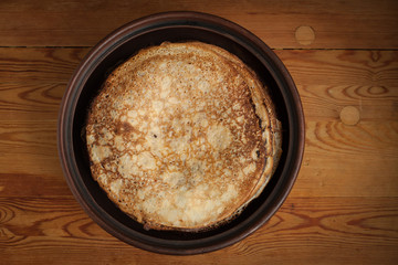 Lace pancakes in earthenware