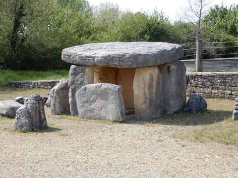 Tumulus de Bougon, Deux-S&egrave;vres, Poitou, France