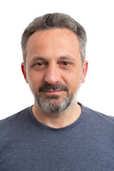 Obraz premium Portrait of man wearing grey tshirt