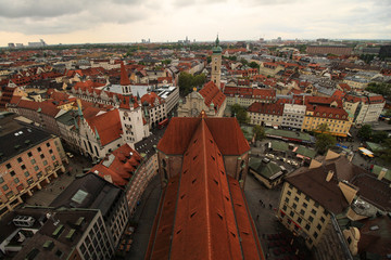 Fototapeta na wymiar Blick über St. Peter auf die Münchner Altstadt