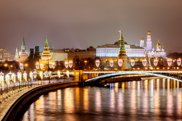 Fototapeta premium Russia, Moscow, View from the Patriarchal Bridge to the Kremlin. New Year's and Christmas decorations in Moscow