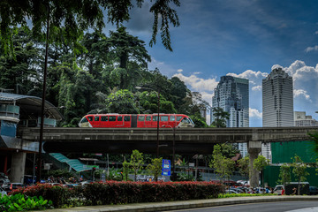 Obraz premium Monorail, Stadtbahn mit Skyline, Kuala Lumpur Malaysia