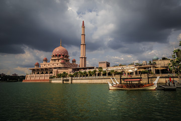 Fototapeta na wymiar Putrajaya Putra Moschee Malaysia