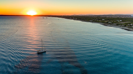 Formentera - Bateau Coucher de soleil © Antonin