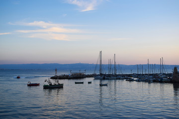 Fototapeta na wymiar Vistas del mar en la costa de San Juan de Acre (Akko) y Haifa, en Israel, Oriente Medio.