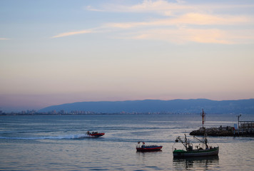 Vistas del mar en la costa de San Juan de Acre (Akko) y Haifa, en Israel, Oriente Medio.