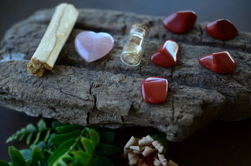 Romantic Rose Quartz Alter kit. Mini Love Spell kit: Polished Rose Quartz Heart, Tumbled Red Jasper, Mini Jar of Citrine, and Palo Santo! Adorable healing crystals set, bright colors. Meditation kit.