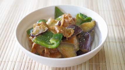 豚肉と茄子とピーマンの中華風炒め物