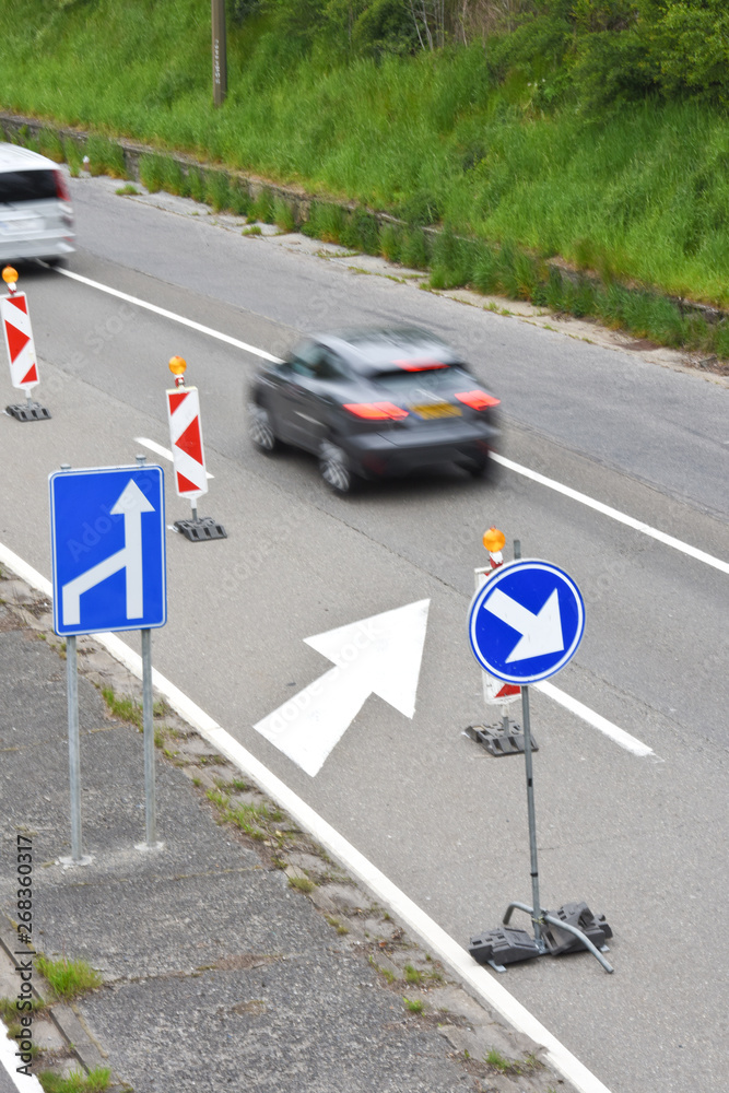 Sticker travaux chantier route  voiture auto carbone signalisation file mobilite vitesse