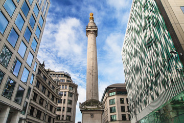 Fototapeta na wymiar The Monument to the Great Fire of London