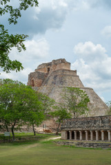 Fototapeta na wymiar Mayan Pyramid in its entirety, in the archaeological area of Ek Balam, on the Yucatan peninsula