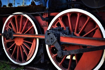 wheels of old steam locomotive