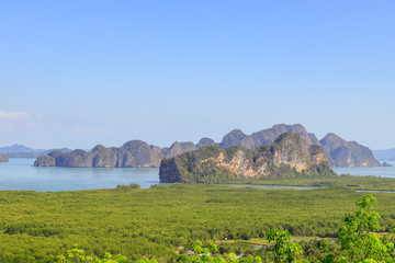 Fototapeta na wymiar Beautiful Phang-Nga bay scenery from Samet Nangshe or Ao Tho Li Viewpoint, Thailand