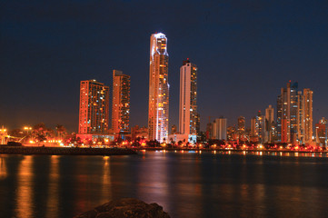 Fototapeta premium Vista Nocturna de la Ciudad de Panama
