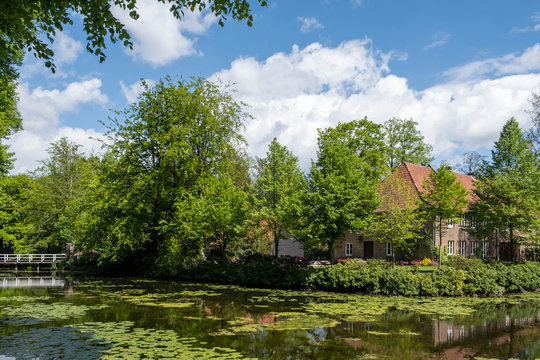 Schlossgraefte am Schloss Rhede